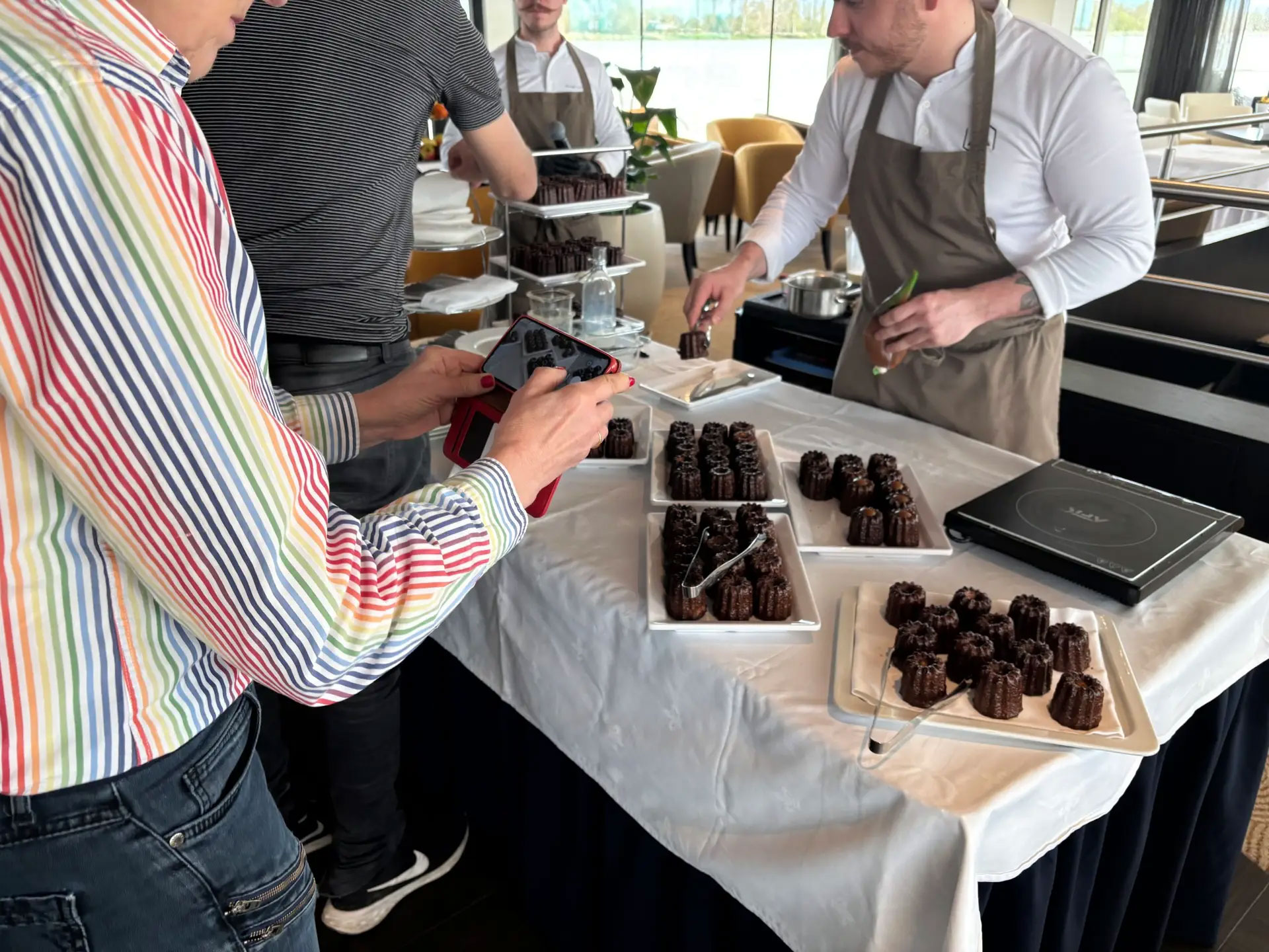 Cannelés - dégustation