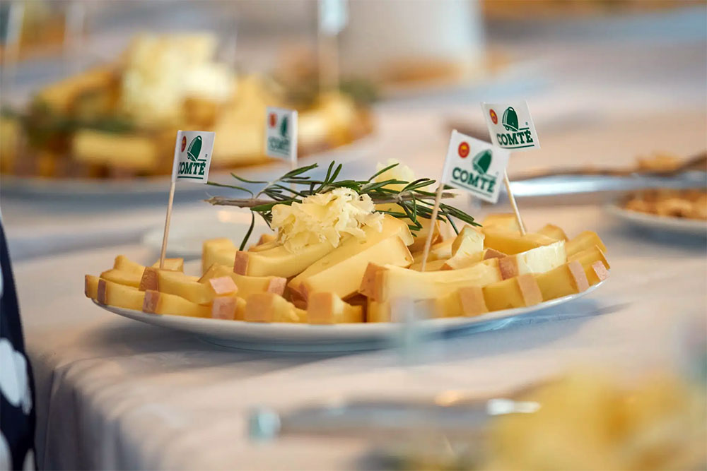 Dégustation de fromages et moutardes